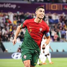 遭墨西哥球迷种族歧视！FIFA邀请韩国女网红观战韩国对墨西哥比赛